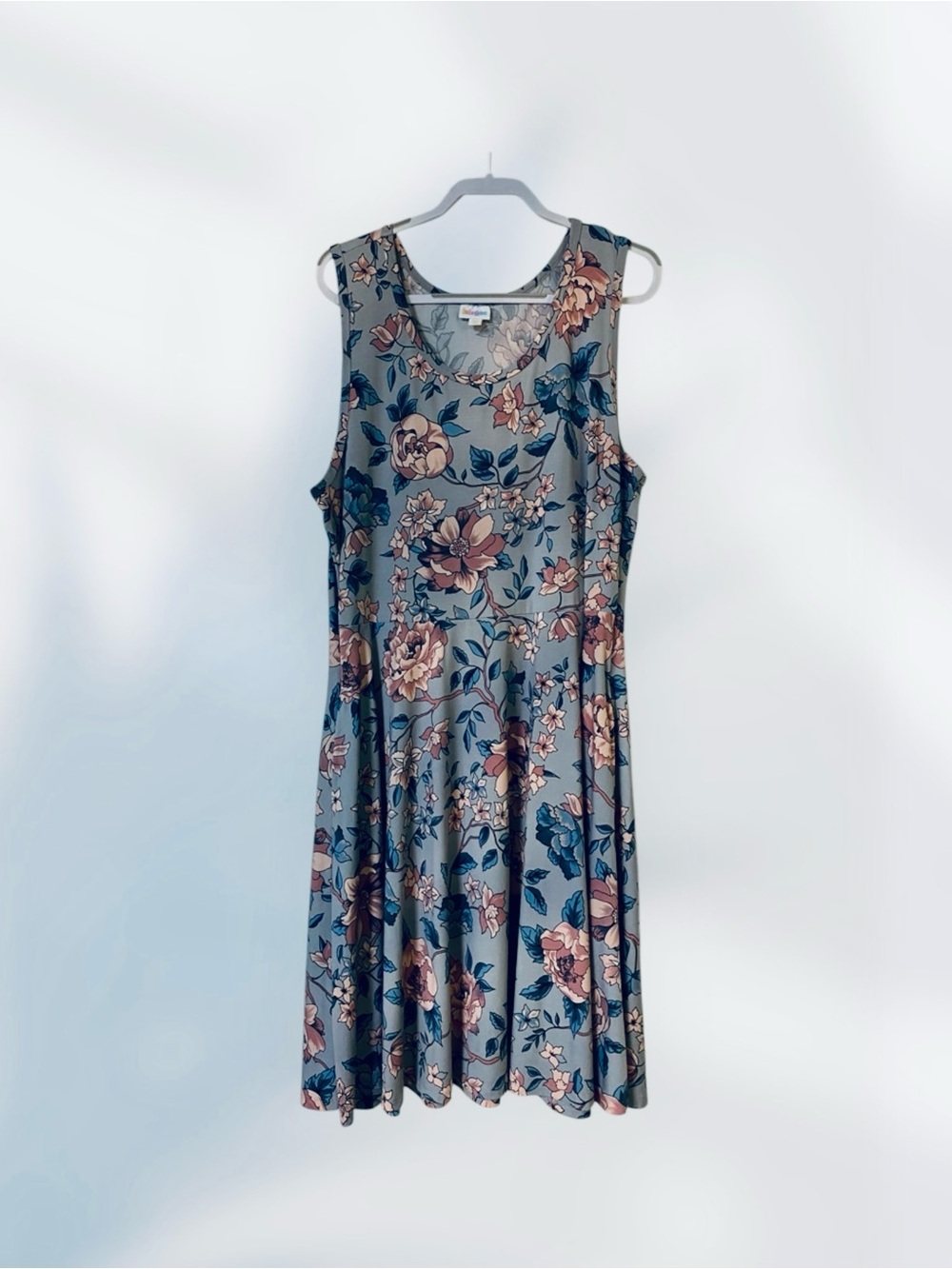 A Set Of 4 (Four) LULAROE Nicki Sleeveless Dresses 3XL EUC - Picture 5 of 6